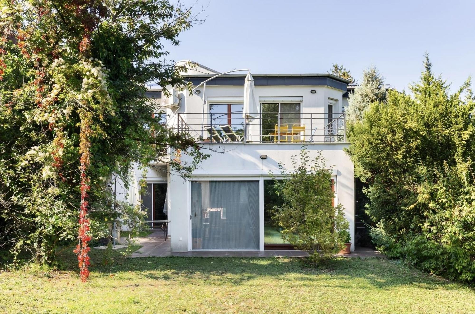 Maharaja Mountain Palace With Free Privat Parking And Garden Budapeste Exterior foto